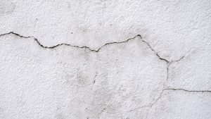 5 Penyebab Acian Tembok Retak dan Cara Mengatasinya